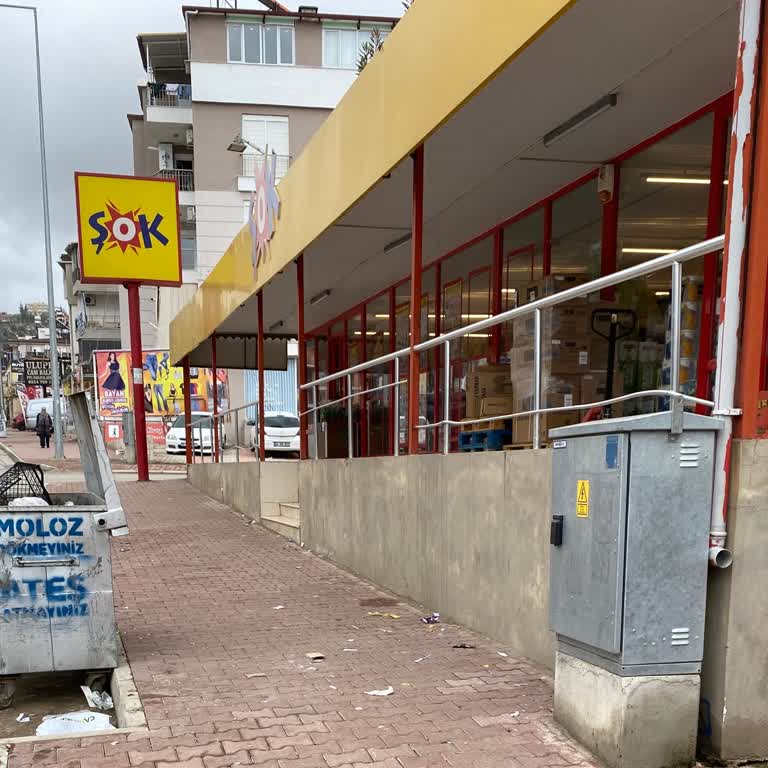 Şok Market Çalışanlarının Çöp Sorunu