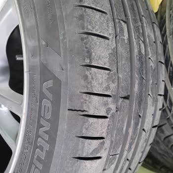 Tesla Model Y Lastiklerinde Beklenmedik Sorun