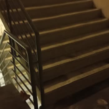 Akasya AVM'de Ayrımcılık Ve Zor Çalışma Koşulları