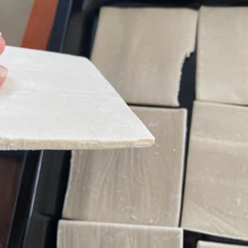 Milföy Hamurunda Şok Edici Kıl Benzeri Cisim