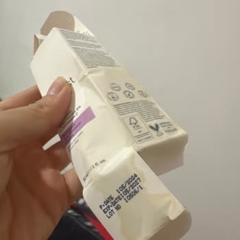 Gratis Sitesinden Kırık Gelen Göz Altı Serumu Hayal Kırıklığı Yarattı