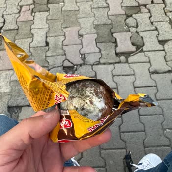 Tarihi Geçmemiş Kekin Bozuk Çıkması