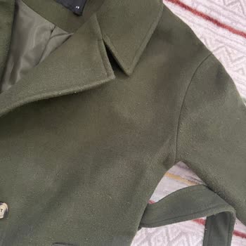 Suud Collection Kabanın Kalitesiz Kumaşı Tüylenme Sorunu Yaratıyor