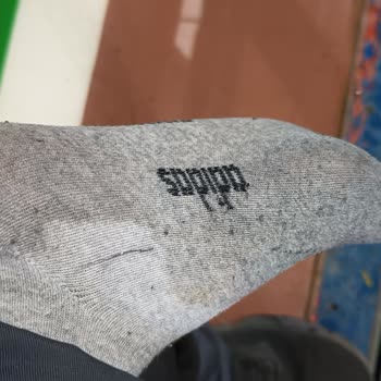 Su Alan İş Ayakkabısı Ve İlgisiz Müşteri Hizmeti