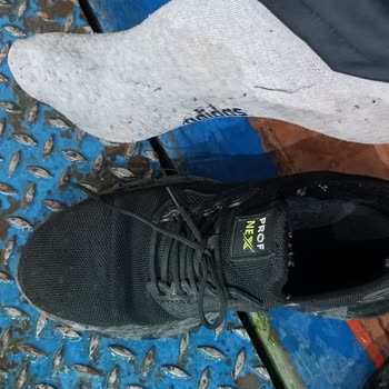 Su Alan İş Ayakkabısı Ve İlgisiz Müşteri Hizmeti