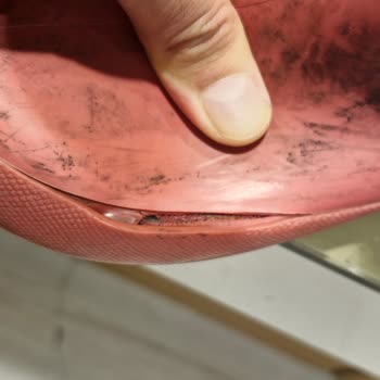 Ayakkabı Dünyası'ndan Alınan Çizme Kışa Dayanamadı