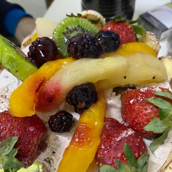 Çürük Çilekler Ve Bayat Pastalar: Mağduriyetimizi Giderin