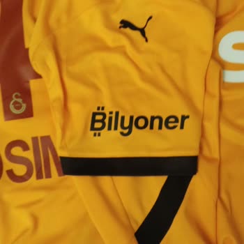Galatasaray Formasında Yanlış Baskı Ve İlgisiz Hizmet