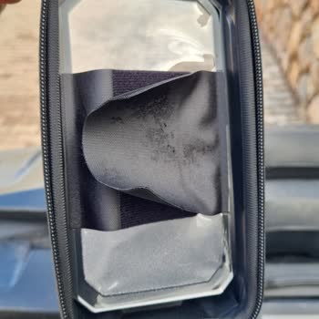 Su Geçirmezlik İddiasını Karşılamayan Telefon Tutucu