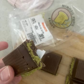 Migros'tan Aldığım Çikolatadan Çıkan Plastik Parça Tehlikesi