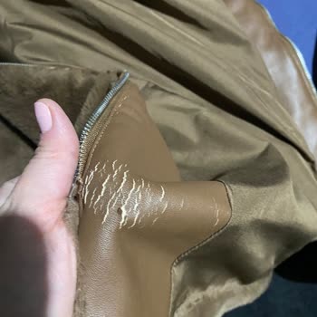 Zara'dan Alınan Kabanın Kalitesizliği Hayal Kırıklığı Yarattı