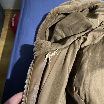 Zara'dan Alınan Kabanın Kalitesizliği Hayal Kırıklığı Yarattı