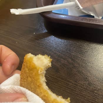 Ankara/Sincan Şubesinde Tavuk Burgerden Kıl Çıkması Ve İlgisiz Çalışanlar