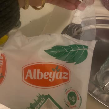 BİM'den Aldığımız Şeker Paketinden Cam Çıktı: Ciddi Bir Güvenlik Tehlikesi