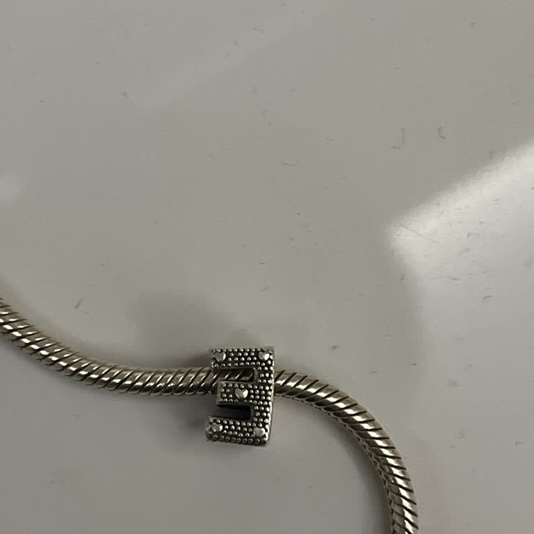 Pandora Mücevher Charmdaki Gizemli Yamukluk Ve Garanti Sorunu