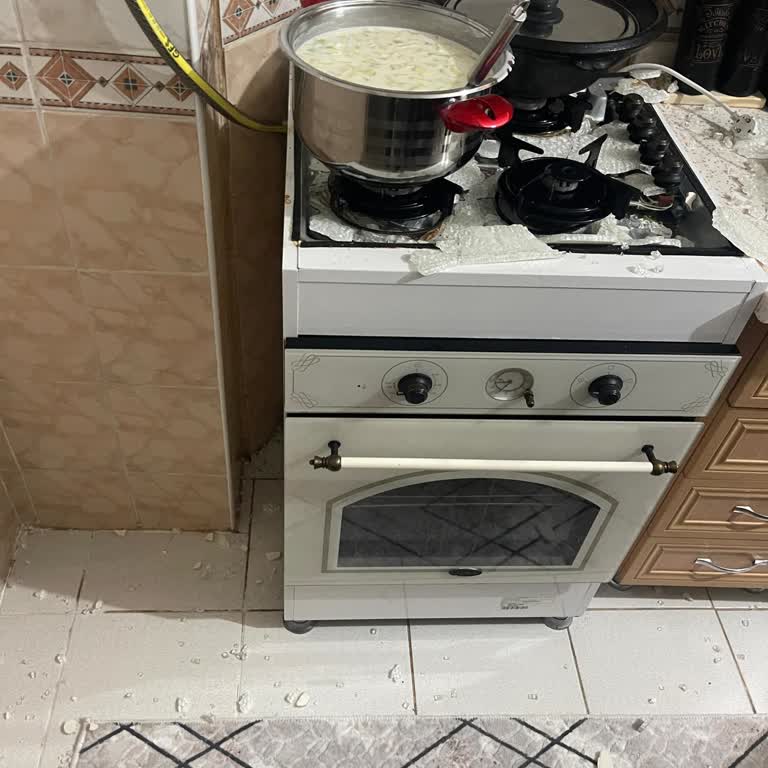 Patlayan Ocak Ve İlgisiz Müşteri Hizmetleri