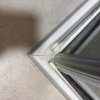 İzmirdusakabin Kulpu Kırıldı