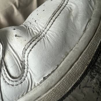 Kalitesiz Ürün Ve İlgisiz Müşteri Hizmeti