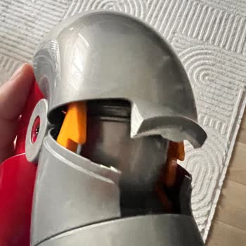 Dyson Süpürge Adaptörü Kırıldı, Hayal Kırıklığı Yaşadım