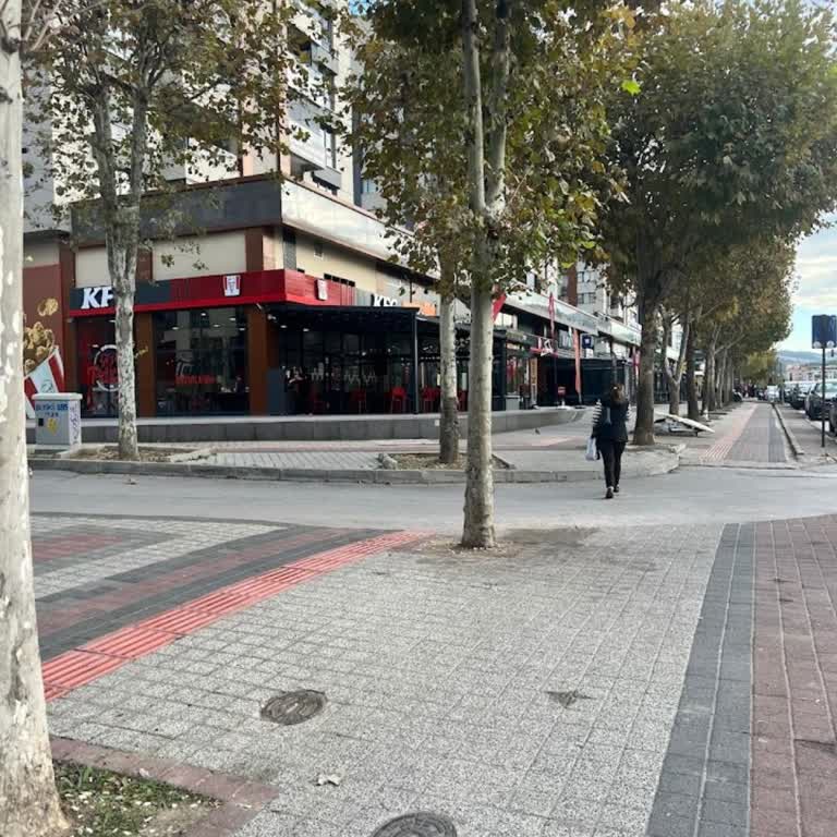 KFC Şubesinden Gelen Yoğun Yağ Kokusu Rahatsız Ediyor