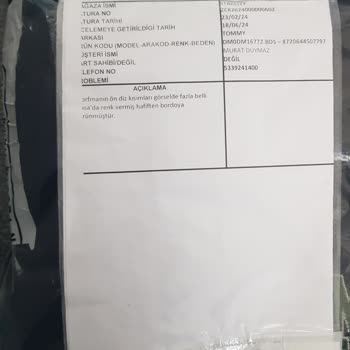 Tommy Hilfiger Eşofman Altında Güneş Yanığı Sorunu