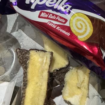 Ülker Alpella Mini Rulo Pasta'da Küf Ve Koku Problemi