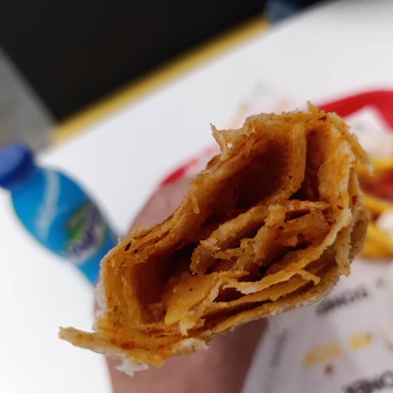 Sr Döner Doyurucu Olmayan Menü Ve Yanıltıcı Sunum