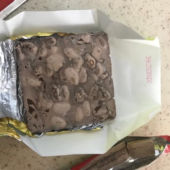 Küflü Çikolata Şoku: Güvendiğimiz Markadan Hayal Kırıklığı