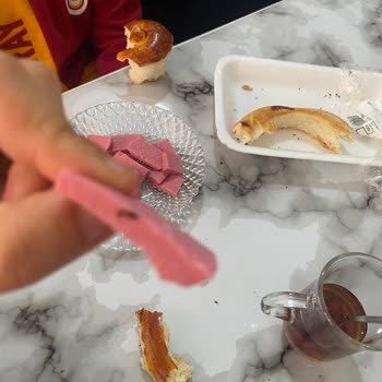 Gıda Güvenliği Endişesi: Küflü Ve Kumlu Salam