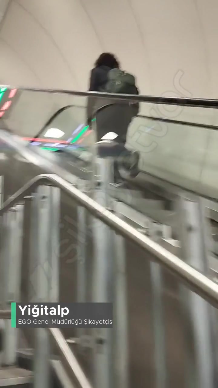 Metro Yürüyen Merdiven Arızası videonun kapak resmi