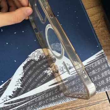 Spigen Şeffaf Kılıfın Hızla Sararması