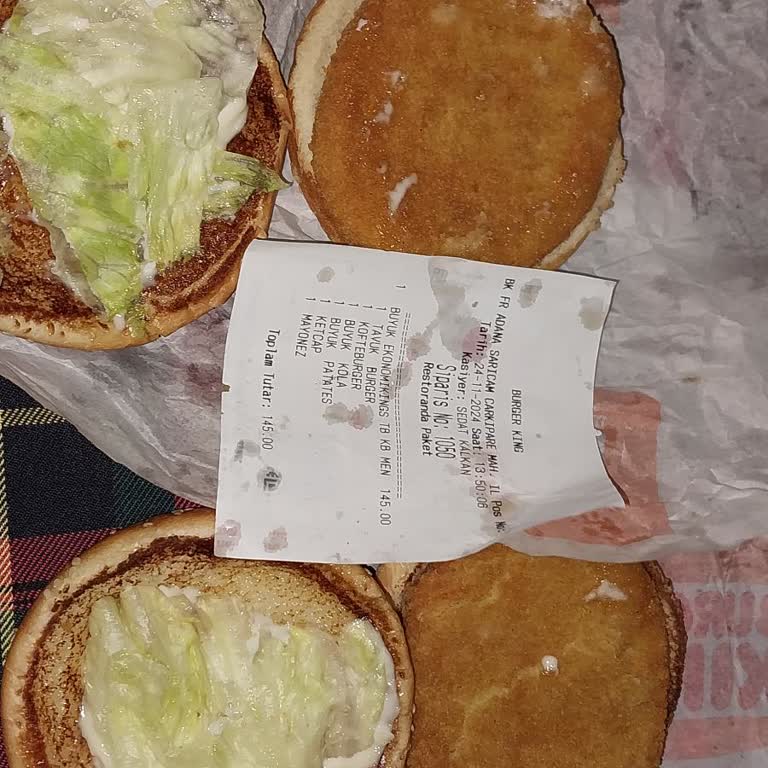 Yanlış Sipariş: Tavuk Burger Yerine Köfte Burger Beklerken