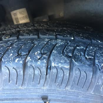 Ford Custom Lastik Sorunu: Güvenlik Tehlikesi Ve Firma Duyarsızlığı