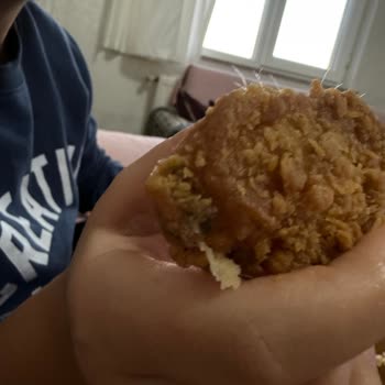 Siparişte Hijyen Sorunu: Kıllı Tavuk Şikayeti