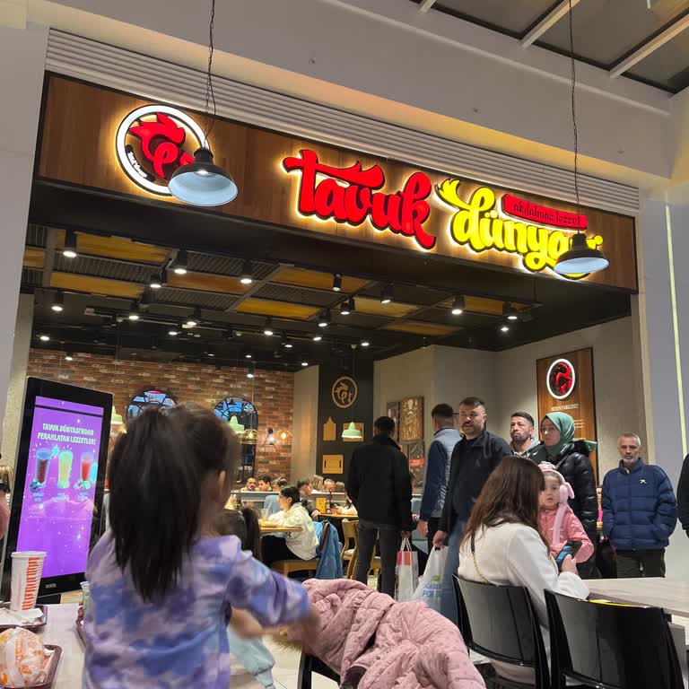 Boş Masalara Rağmen Reddedilen Müşteri