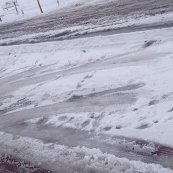 Yoğun Kar Yağışında Uygun Olmayan Lastiklerle Sınav Mağduriyeti