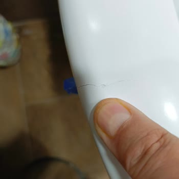 Klozet Kapağında Sürekli Aynı Sorun