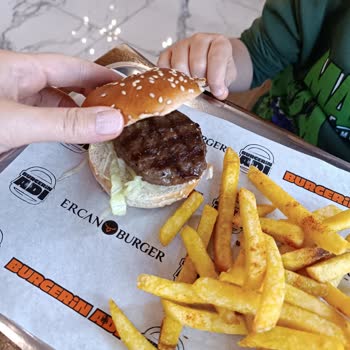 Çocuk Menüsü Fiyasko: Minik Hamburger, Büyük Hayal Kırıklığı