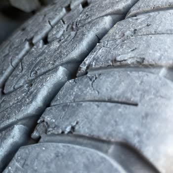 Mercedes Vito'da 4 Ayda Lastik Ve Kapı Sorunları