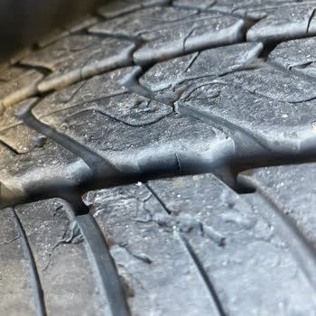 Mercedes Vito'da 4 Ayda Lastik Ve Kapı Sorunları