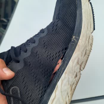 Skechers Ayakkabılarında Beklenmedik Deformasyon