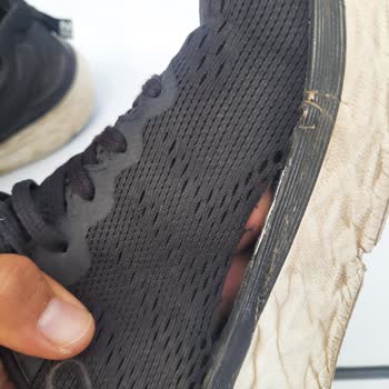 Skechers Ayakkabılarında Beklenmedik Deformasyon