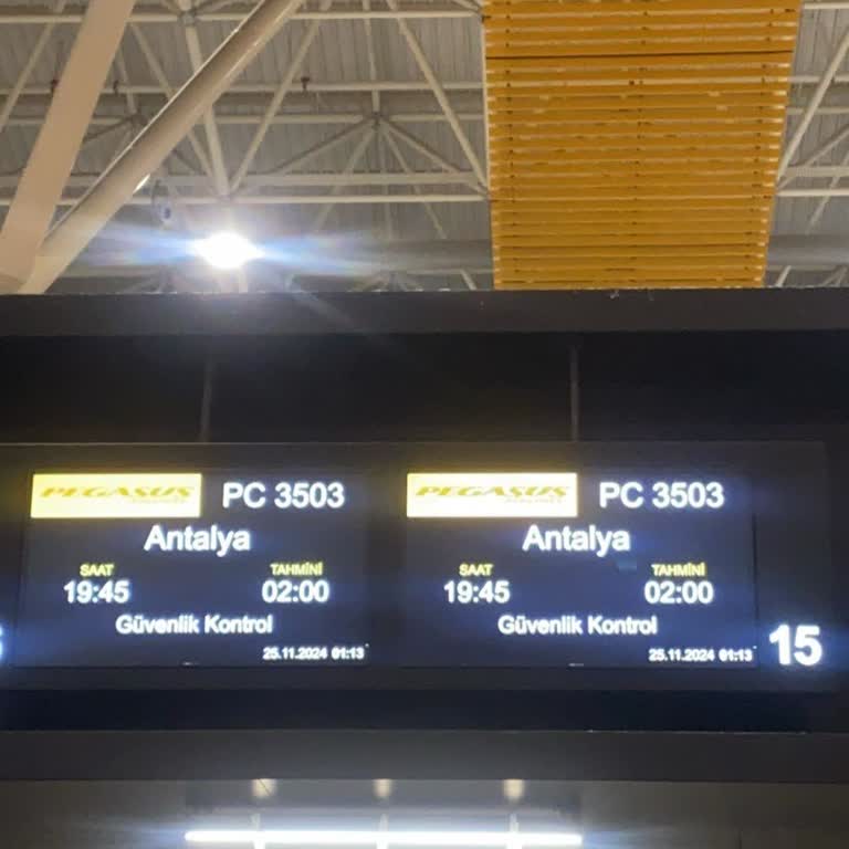 Uçuş Rötarı Ve Belirsizlikle Geçen Saatler