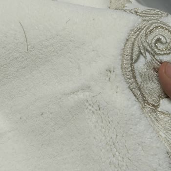 Çeyiz Seti Alışverişinde Hayal Kırıklığı: Yırtık Kutu Ve Lekeli Ürünler