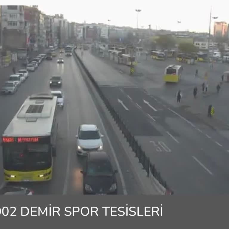 Taksicinin Hatalı Dönüşü Ve Kaçışı Sonucu Yaralanma