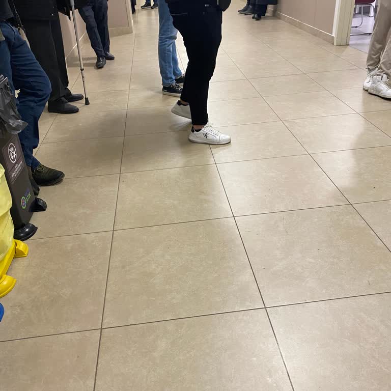 Hastane Hizmetlerinde Eksiklik Ve Uzun Bekleme Süreleri