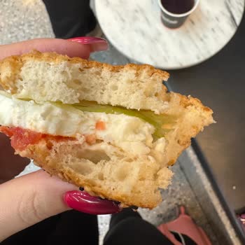 Bayat Ve Yanlış Sandviç Sorunu Çözülmedi