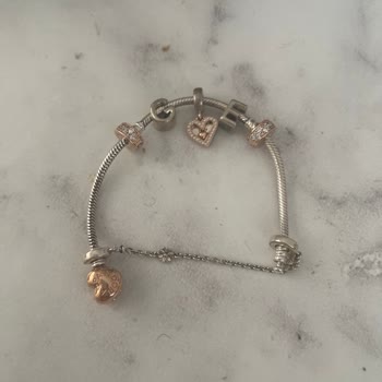 Pandora Bileklik Charm'larının Kararma Sorunu