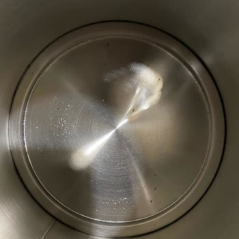 Sinbo Su Isıtıcısında İlk Kullanımda Paslanma Ve Su Sızıntısı Sorunu