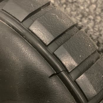 Yılda 30 Gün Giyilen Botların Hızla Yıpranması